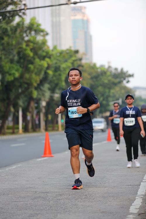 Race photo from KEMLU RUN 2025