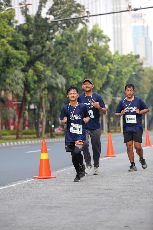 Race photo from KEMLU RUN 2025