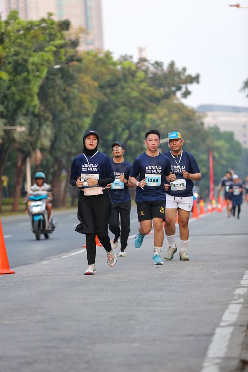 Race photo from KEMLU RUN 2025