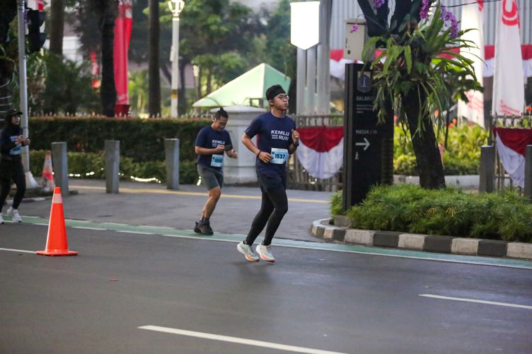 Race photo from KEMLU RUN 2025