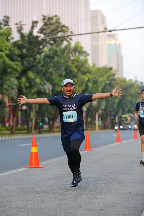 Race photo from KEMLU RUN 2025