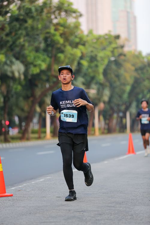 Race photo from KEMLU RUN 2025