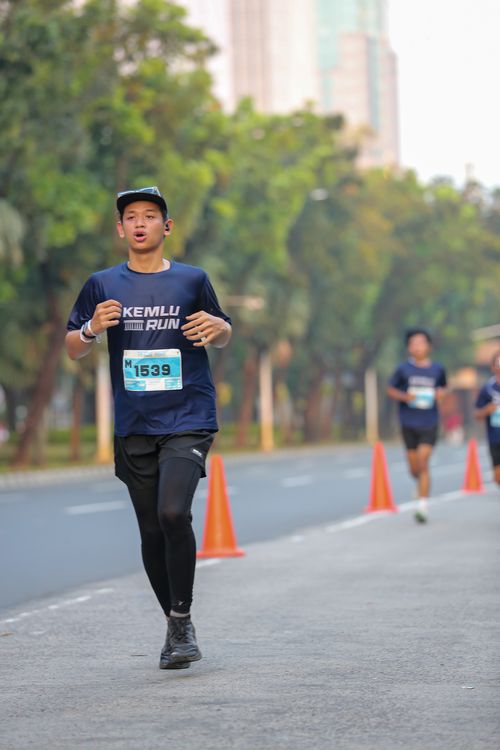 Race photo from KEMLU RUN 2025