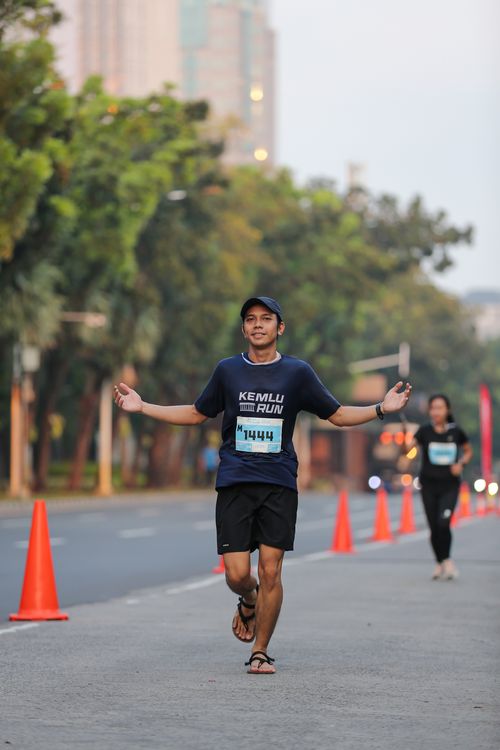 Race photo from KEMLU RUN 2025