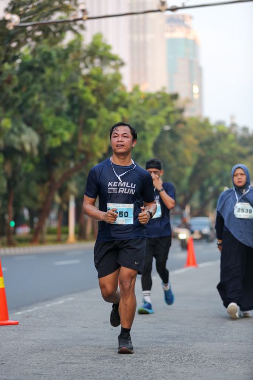 Race photo from KEMLU RUN 2025