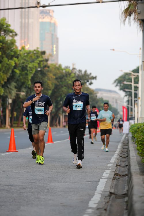 Race photo from KEMLU RUN 2025