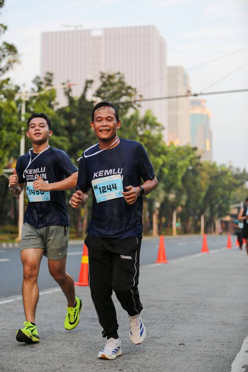 Race photo from KEMLU RUN 2025