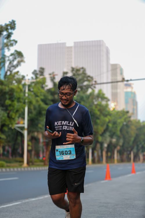 Race photo from KEMLU RUN 2025