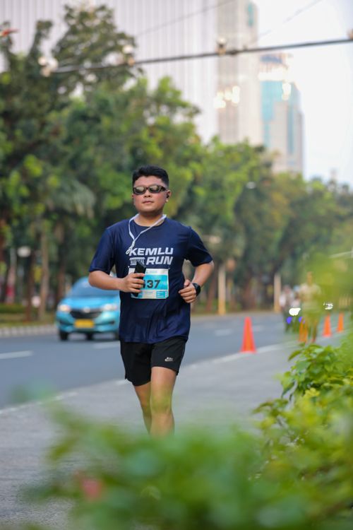 Race photo from KEMLU RUN 2025