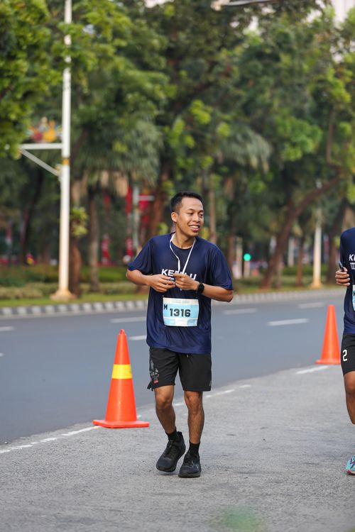 Race photo from KEMLU RUN 2025