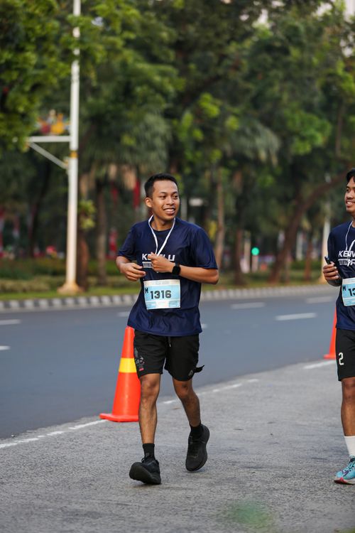 Race photo from KEMLU RUN 2025