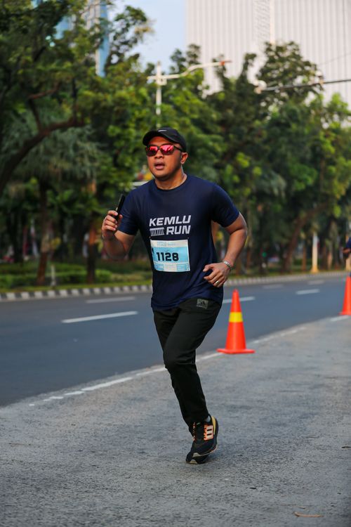 Race photo from KEMLU RUN 2025