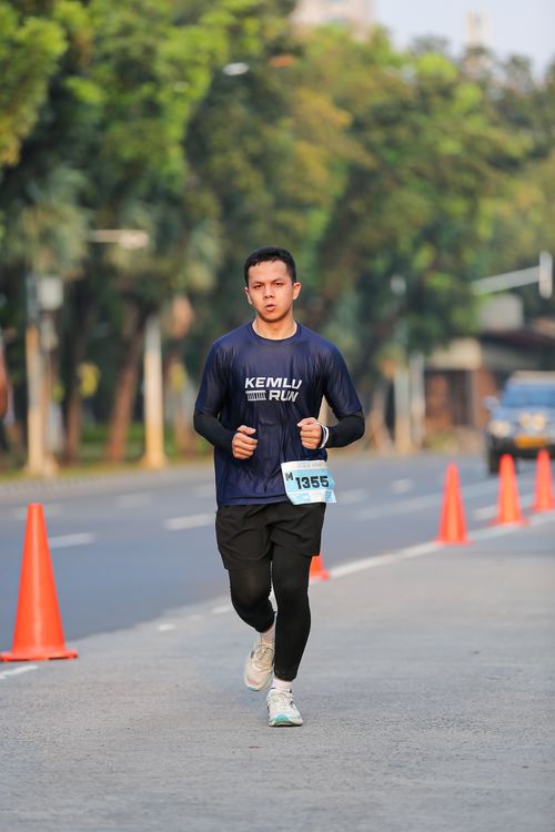 Race photo from KEMLU RUN 2025