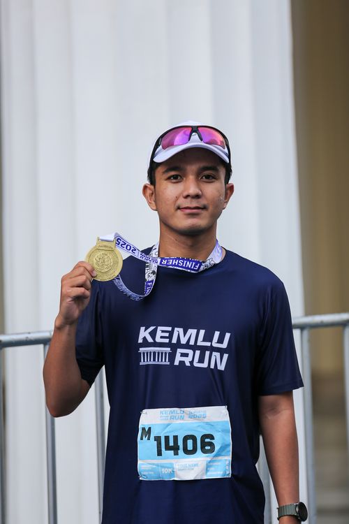 Race photo from KEMLU RUN 2025