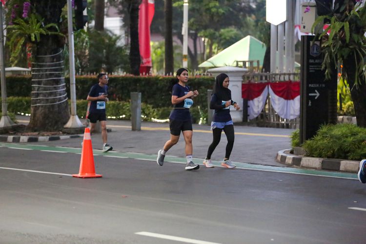 Race photo from KEMLU RUN 2025