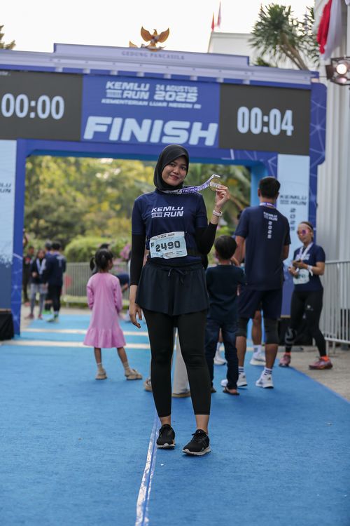 Race photo from KEMLU RUN 2025