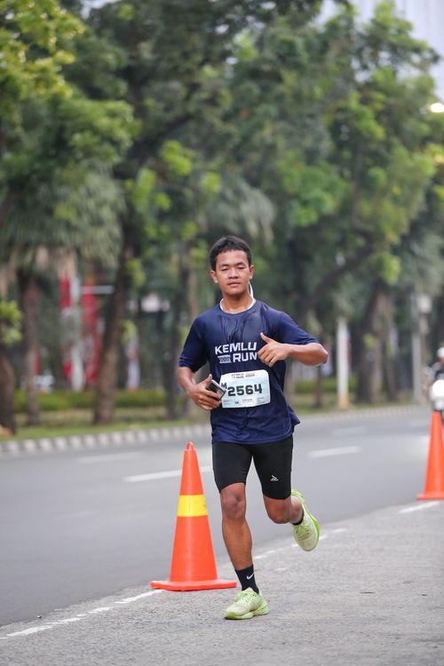 Race photo from KEMLU RUN 2025