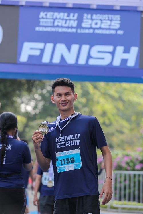 Race photo from KEMLU RUN 2025