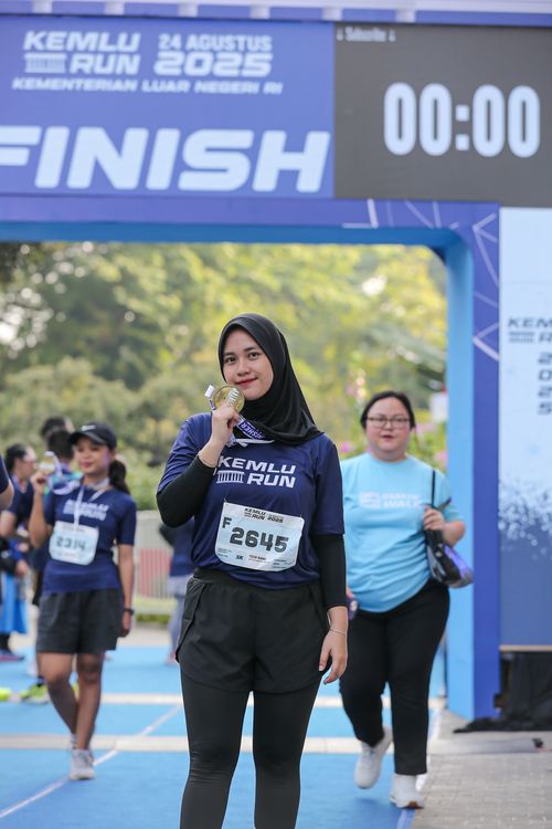 Race photo from KEMLU RUN 2025