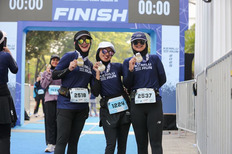 Race photo from KEMLU RUN 2025