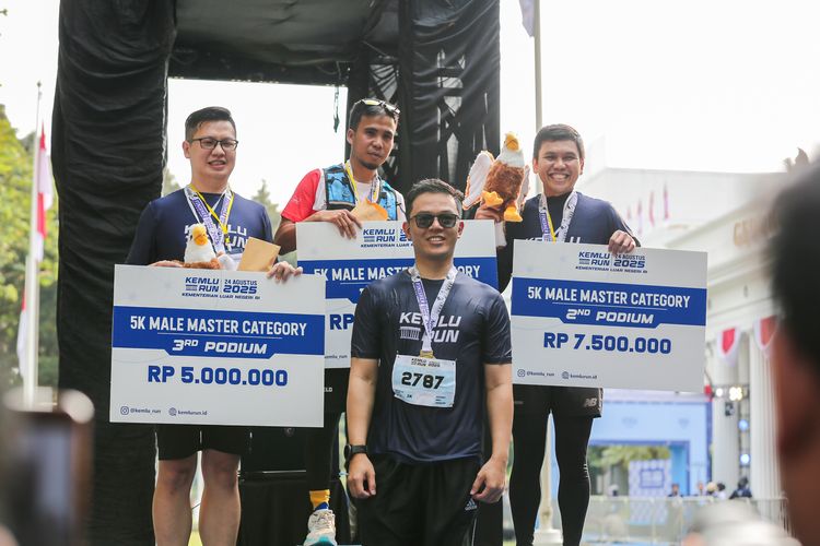 Race photo from KEMLU RUN 2025