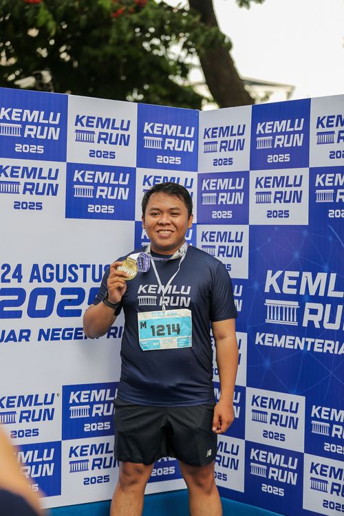 Race photo from KEMLU RUN 2025