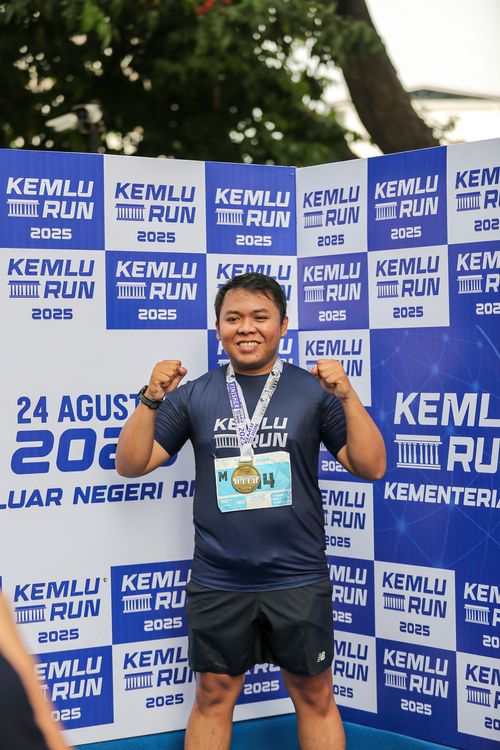 Race photo from KEMLU RUN 2025