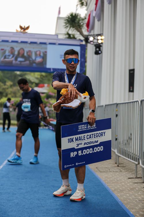 Race photo from KEMLU RUN 2025