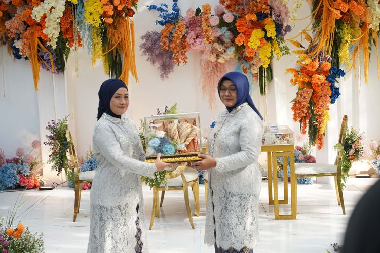 Race photo from Pernikahan Safira & Mugi