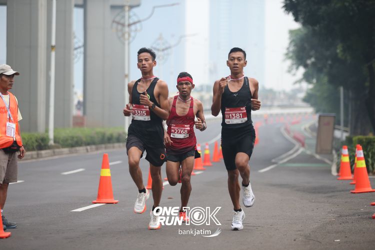 Race photo from ONE RUN 10 K