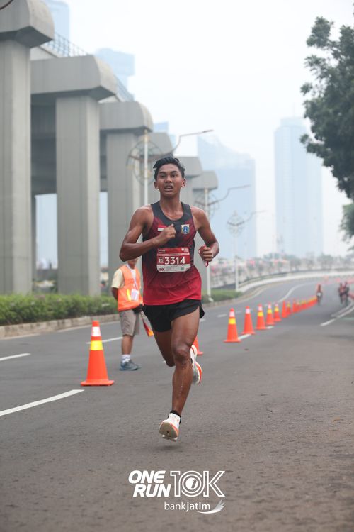 Race photo from ONE RUN 10 K