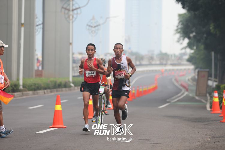 Race photo from ONE RUN 10 K