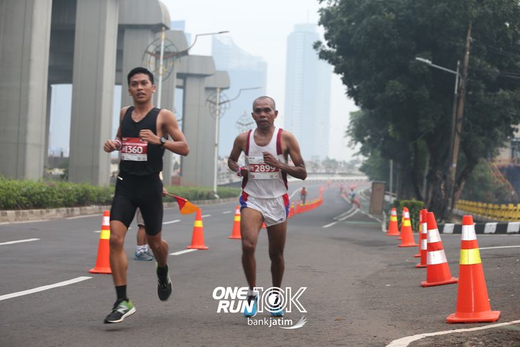 Race photo from ONE RUN 10 K
