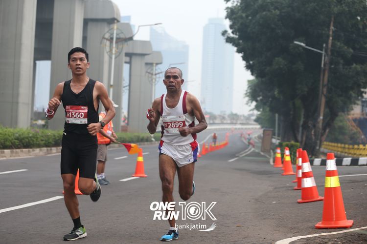 Race photo from ONE RUN 10 K