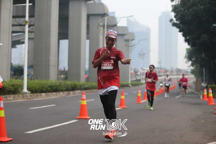Race photo from ONE RUN 10 K
