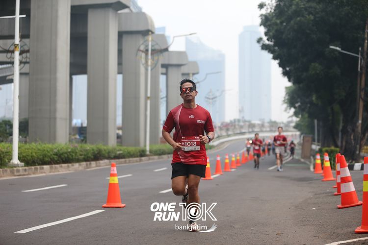 Race photo from ONE RUN 10 K