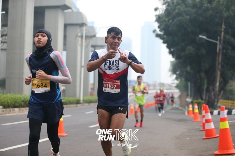 Race photo from ONE RUN 10 K