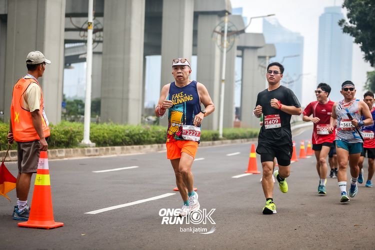 Race photo from ONE RUN 10 K