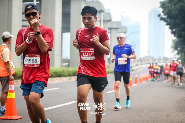 Race photo from ONE RUN 10 K