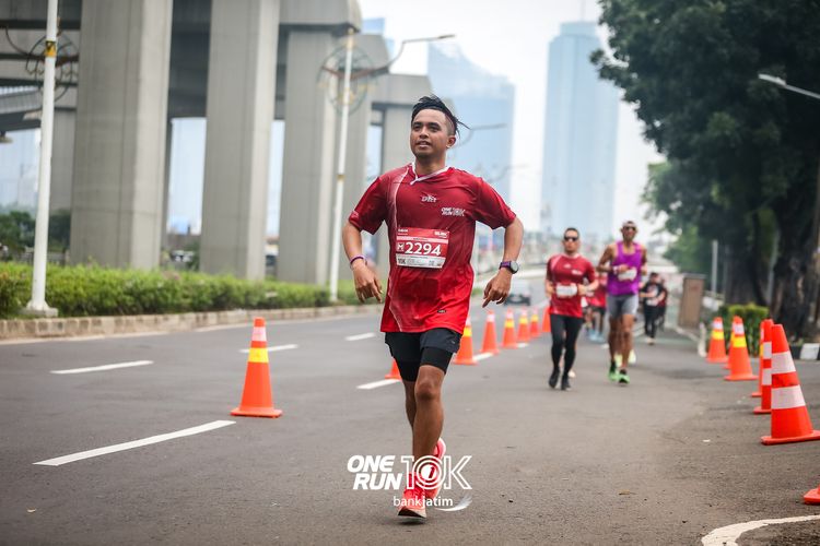 Race photo from ONE RUN 10 K