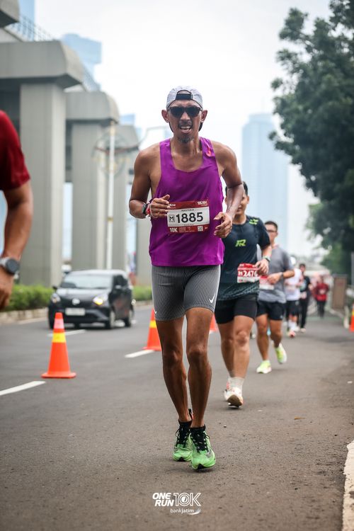Race photo from ONE RUN 10 K
