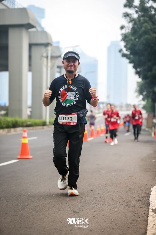 Race photo from ONE RUN 10 K