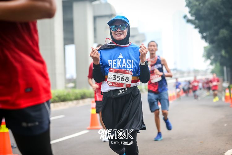 Race photo from ONE RUN 10 K