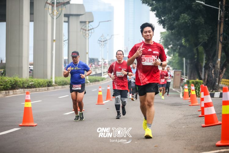 Race photo from ONE RUN 10 K