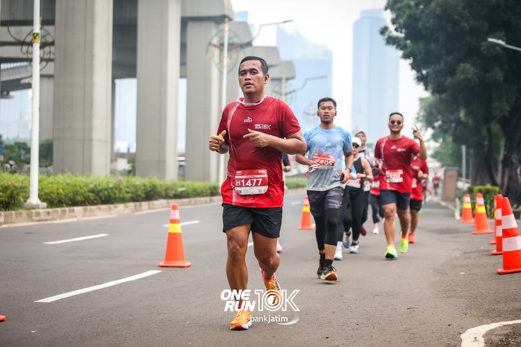 Race photo from ONE RUN 10 K