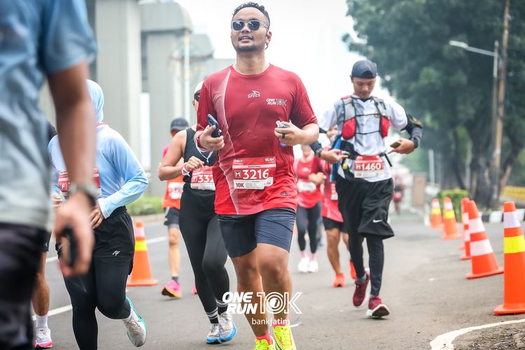 Race photo from ONE RUN 10 K