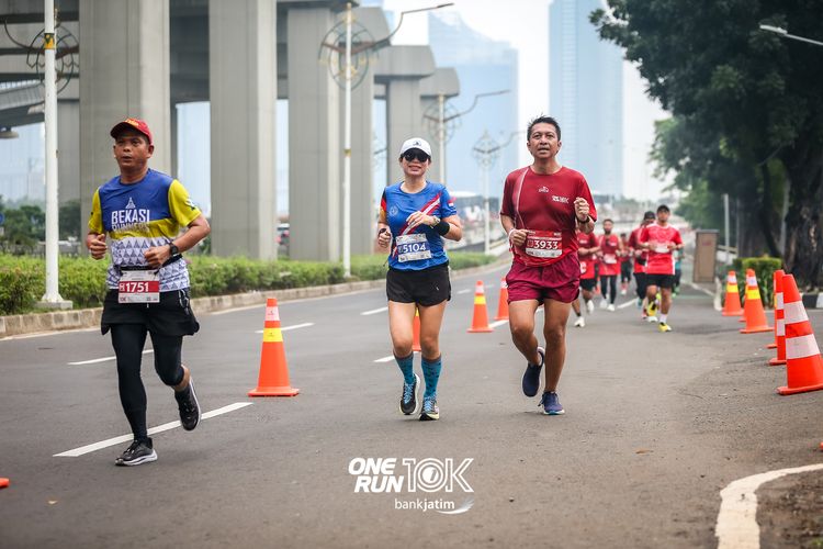 Race photo from ONE RUN 10 K