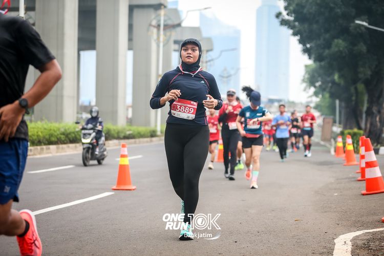 Race photo from ONE RUN 10 K