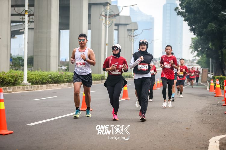 Race photo from ONE RUN 10 K