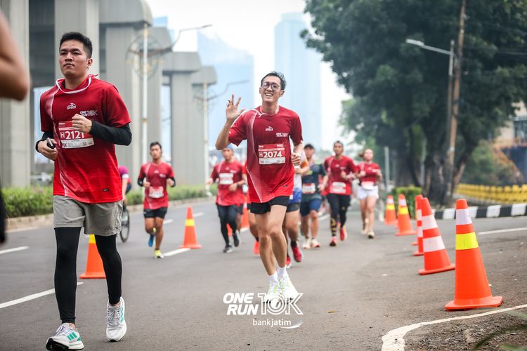 Race photo from ONE RUN 10 K